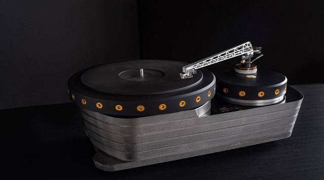 Oswalsd Mills K3 - Mâm than siêu đắt, tonearm như cần trục, nguồn supply chạy bóng đèn