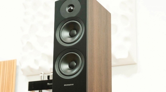 Loa cột Dynaudio Emit 30: Thiết kế mới mẻ cùng nhiều công nghệ tiên tiến