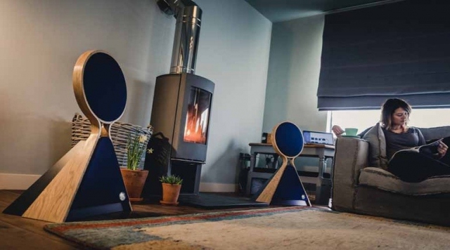 Mellow Acoustics trình làng loa tĩnh điện dạng lai FrontRo Pro