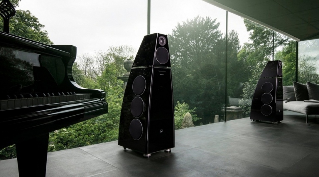 Meridian ra mắt loa cột active đầu bảng DSP8000 XE