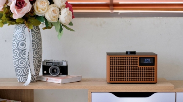 Loa không dây Geneva Acustica Lounge Radio: Một sản phẩm hiện đại ẩn sau vẻ ngoài cổ điển
