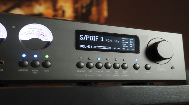 Đầu giải mã hi-end T+A DAC200: Mang lại âm thanh analogue từ nguồn nhạc số hi-res