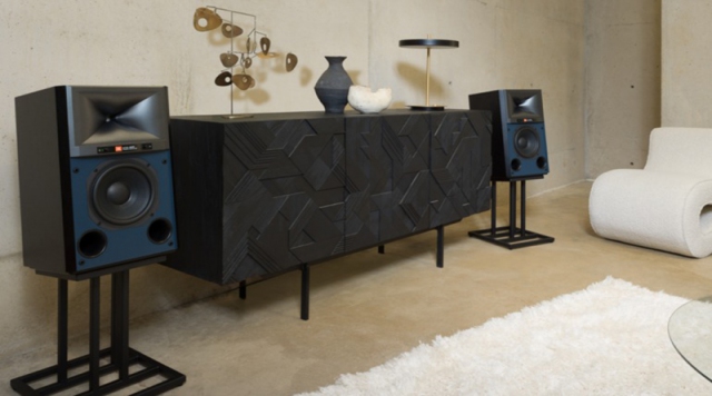 JBL ra mắt loa bookshelf active 4329P công suất 300W, tích hợp ampli và DSP