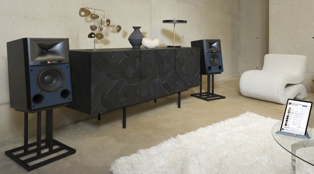 Loa không dây Studio Monitor Powered Bookshelf cho audiophile, chốt giá 118 triệu đồng tại Việt Nam