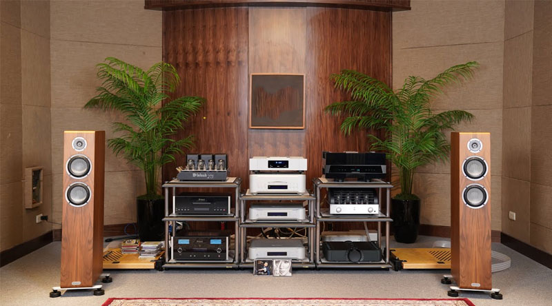 Loa Marten Oscar Trio