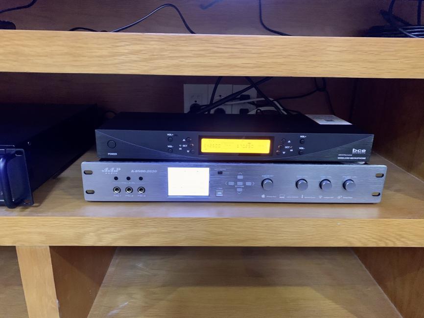 màn hình LCD trên bộ thu không sáng