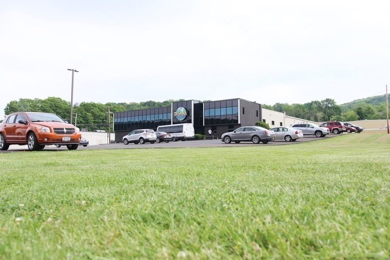 Xưởng sản xuất của McIntosh